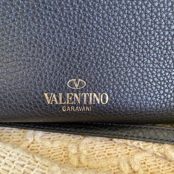 Valentino Garavani embroidered animal leather handbag - Picture 15 of 16